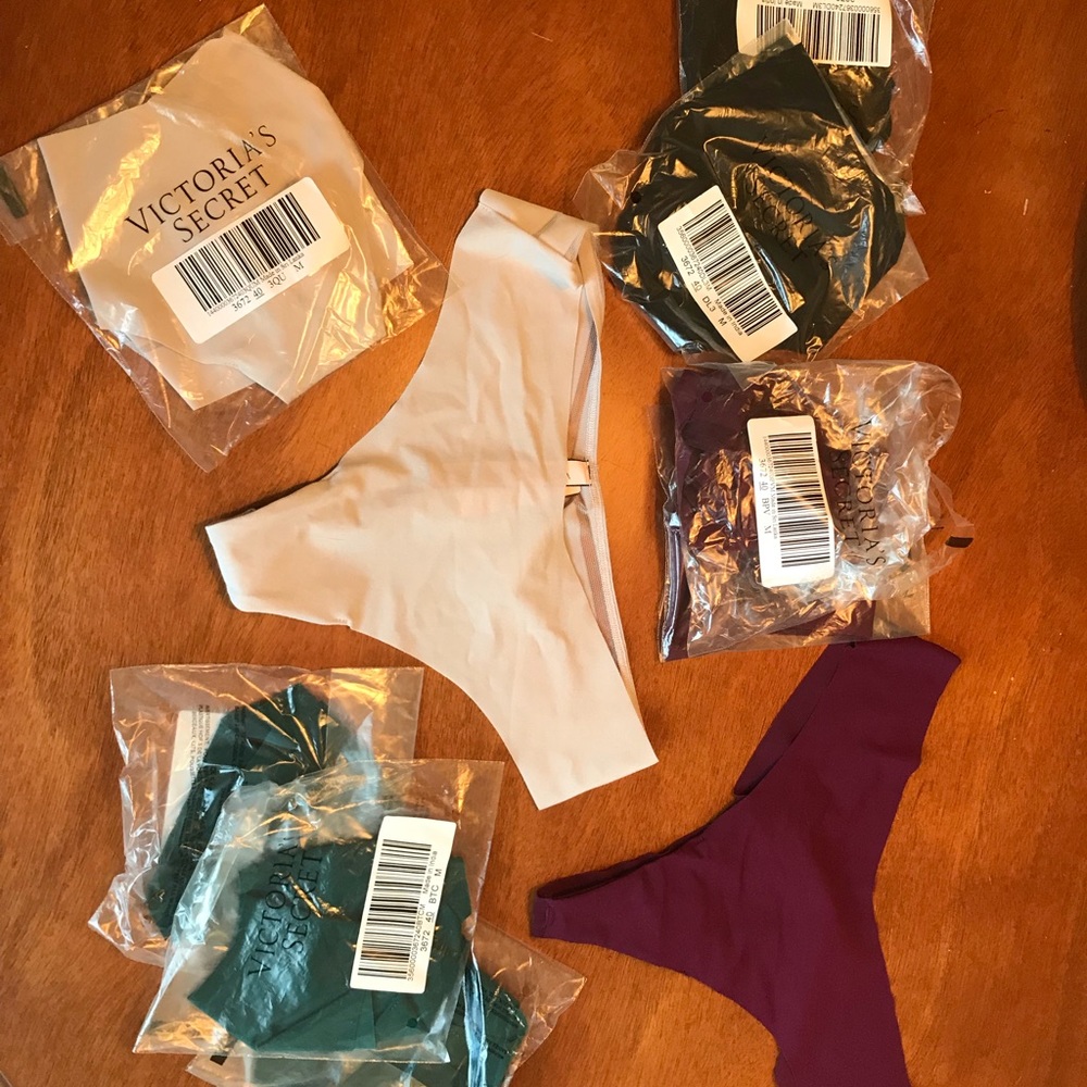 ✨NWT Victoria’s Secret seamless thongs w/ mesh  ✨